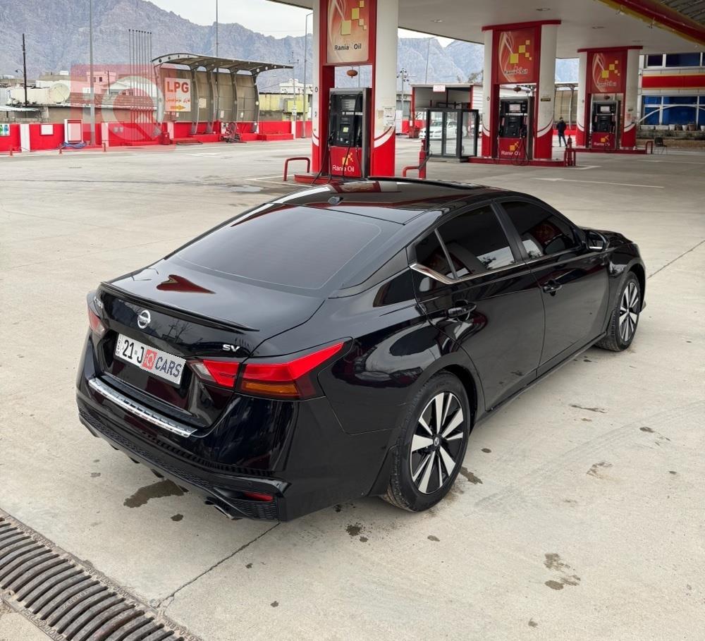 نيسان ألتيما